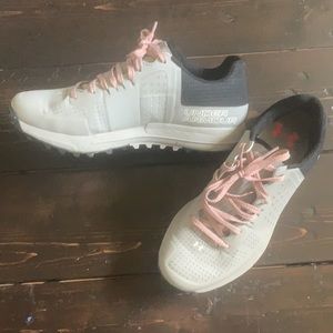 Women’s Size 9.5 Under Armour shoes.
